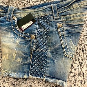 Miss me shorts, NWT size 28